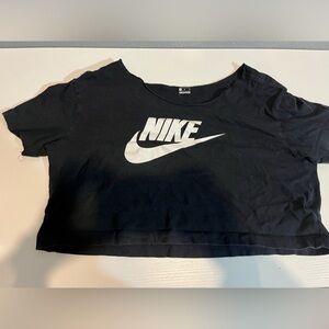 Nike crop top women’s